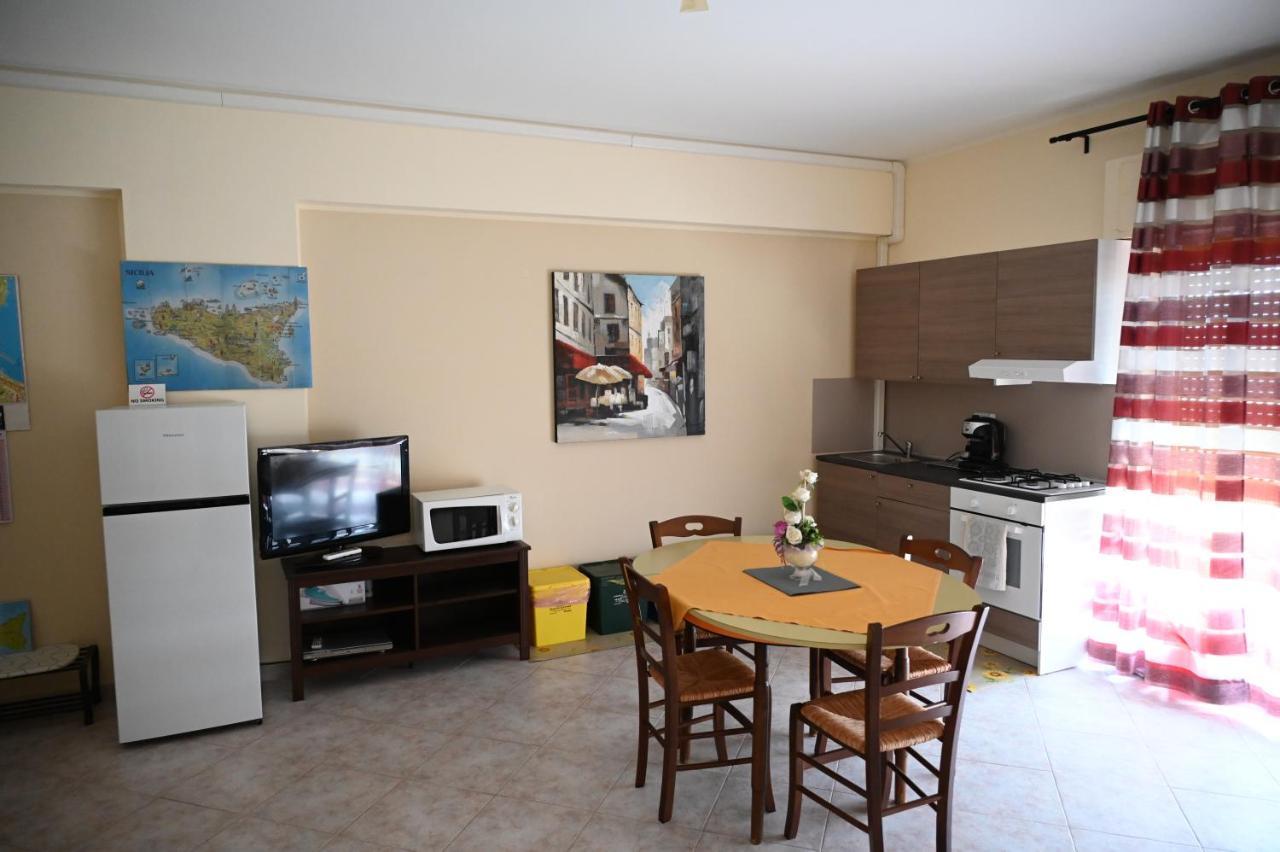 Castello Di Sotto Bed & Breakfast Milazzo Exterior photo