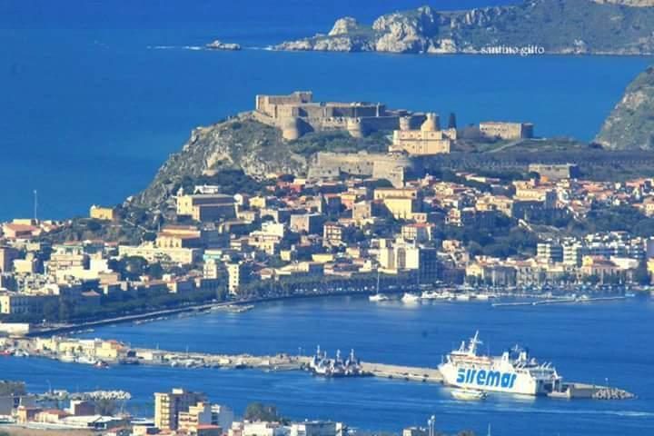 Castello Di Sotto Bed & Breakfast Milazzo Exterior photo